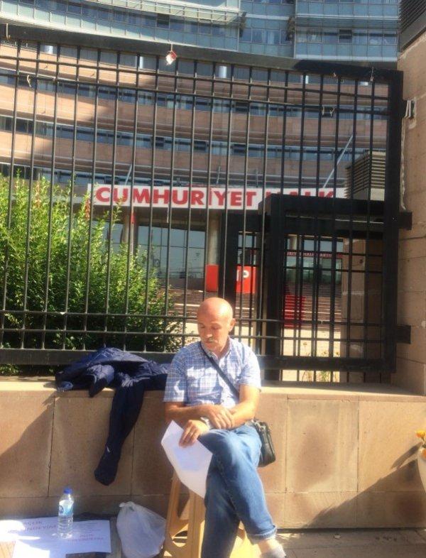 Kurultay isteyen CHP'liler açlık grevinde