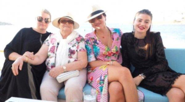 Hadise annesini Belçika'ya yolluyor