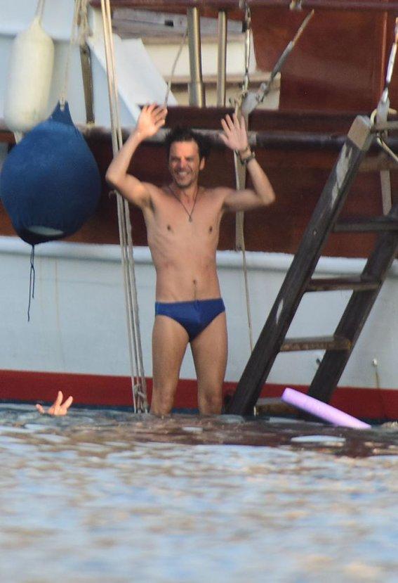 Mehmet Günsür tatilde