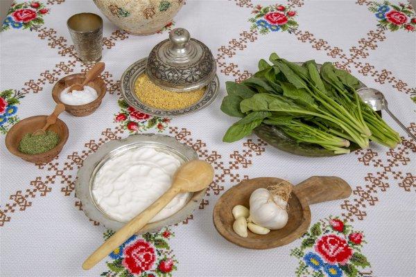 Sıcak yaz günlerinde beslenmeye dikkat edin