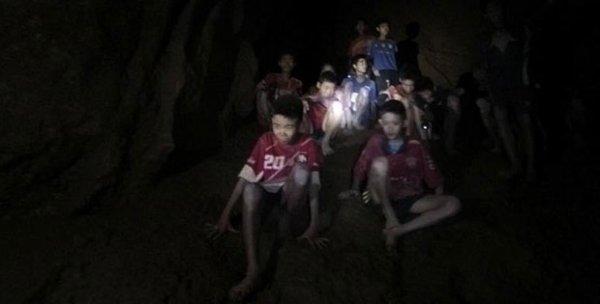 Devletsiz 3 çocuk Tayland vatandaşı oldu
