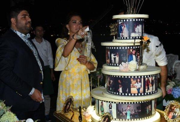 Eşi Ebru Yaşar'ı yine şımarttı