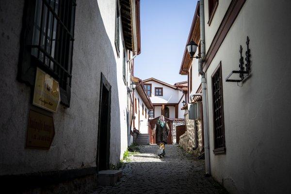 Ankara Kalesi, eskimeyen mahalle kültürünü de yaşatıyor
