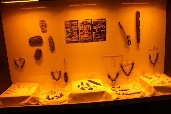 İlk tarak ve kartvizitler görenleri şaşırtıyor