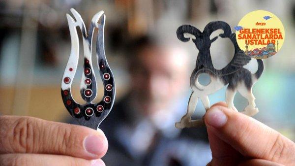 Boynuzu işleyerek takıya dönüştürüyor