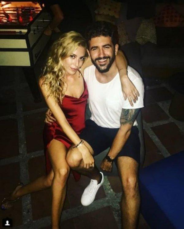 Sinem Kobal'a sürpriz parti