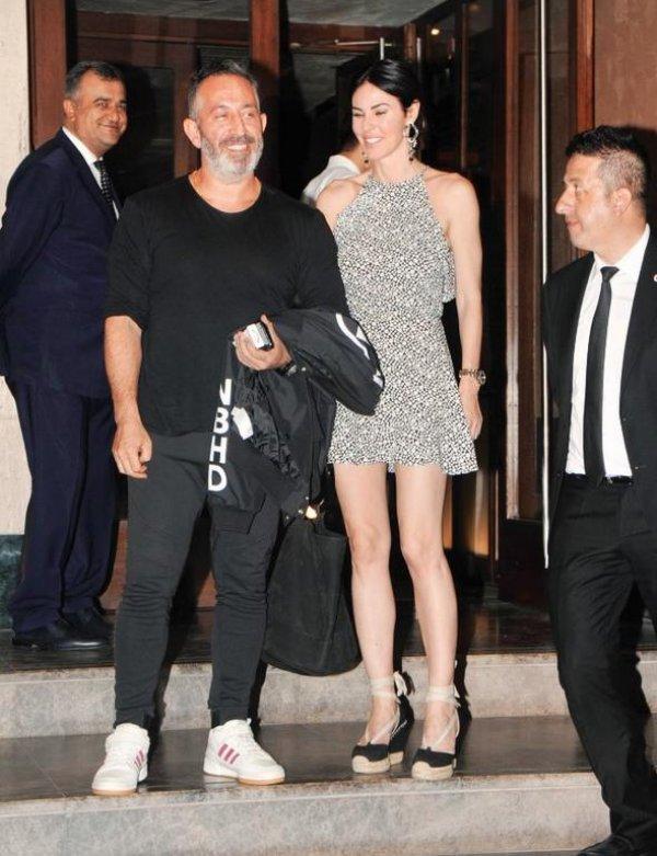 Cem Yılmaz'dan Defne Samyeli'ye tatil jesti