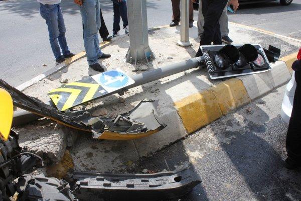 Kaza yapınca 'UBER sıkıştırdı' diyen taksici alkollü çıktı