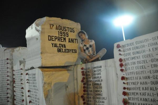 17 Ağustos depreminde hayatını kaybedenler anıldı