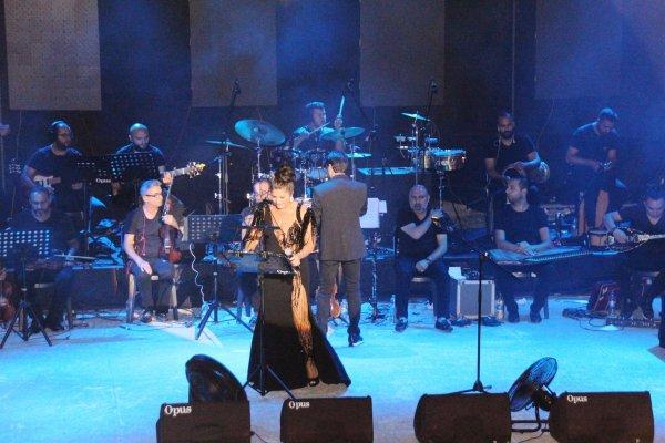 Sibel Can'dan estetik yorumu