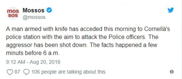 Barselona'da polise bıçaklı saldırı