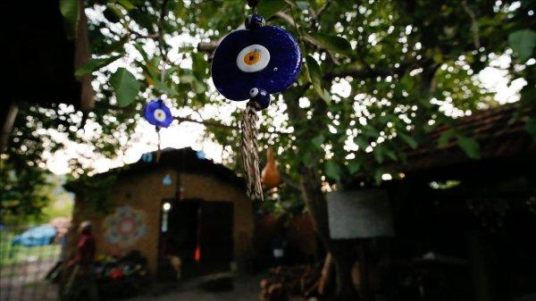 43 yıldır camdan nazar boncuğu yapıyor