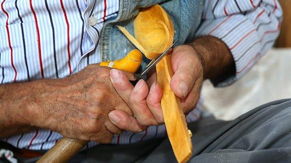 60 yıldır kaşık sanatını yaşatıyor
