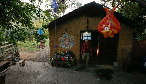 43 yıldır camdan nazar boncuğu yapıyor