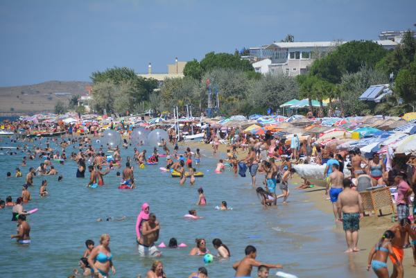 8 bin yatak kapasiteli Avşa'ya 150 bin tatilci gitti