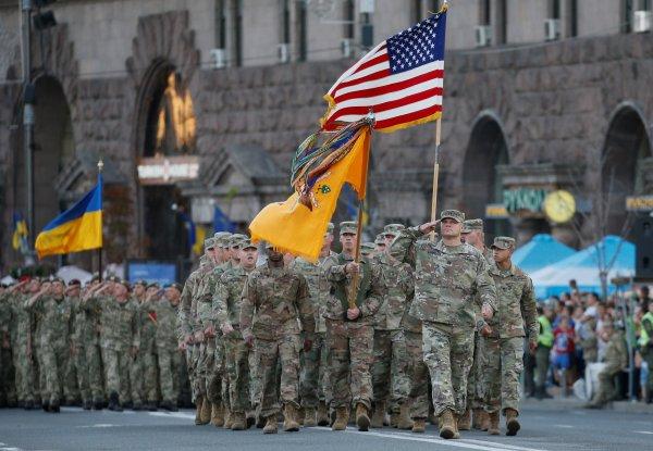 Ukrayna Bağımsızlık Günü kutlamalarında ABD bayrakları