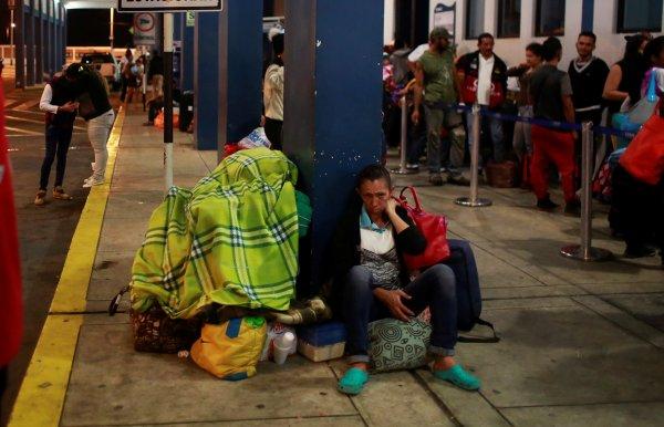 Venezuela'da halk yoksulluk nedeniyle göç ediyor