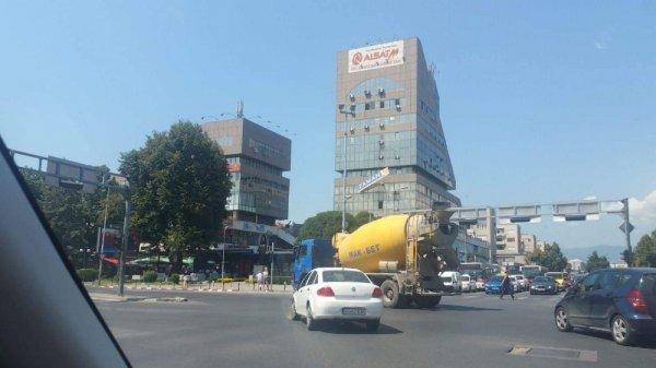 Üsküp’te Zaman gazetesi tabelası indirildi