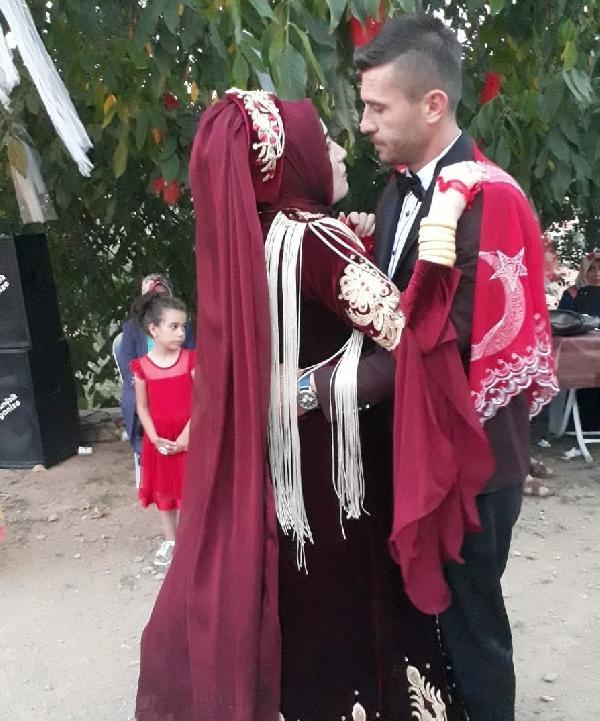 Çorumlu çiftin gelin arabası görenleri şaşırttı