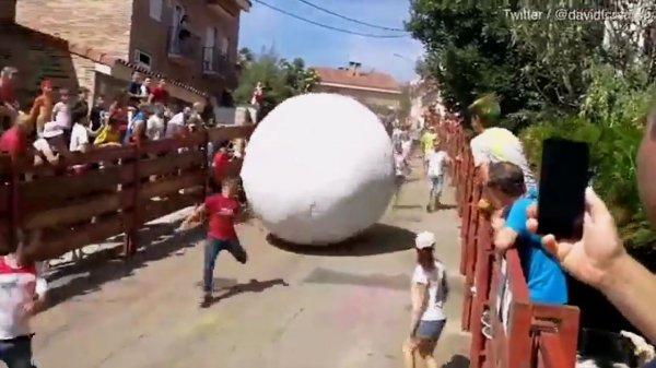 İspanya'da bu kez boğadan değil toptan kaçtılar