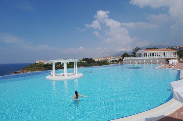 Sonsuzluk havuzları: İnfinity Pools