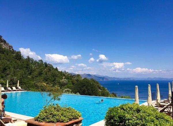 Sonsuzluk havuzları: İnfinity Pools