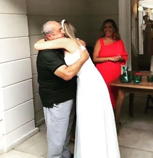 Bengü gelin evden çıktı