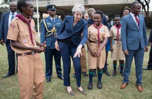 İngiltere Başbakanı May'in komik dansı