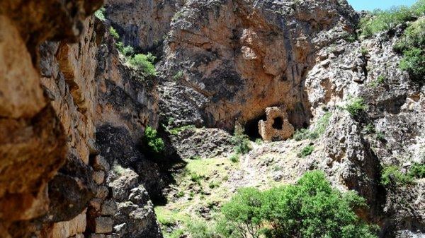 İvriz Kaya Anıtı'na büyük ilgi