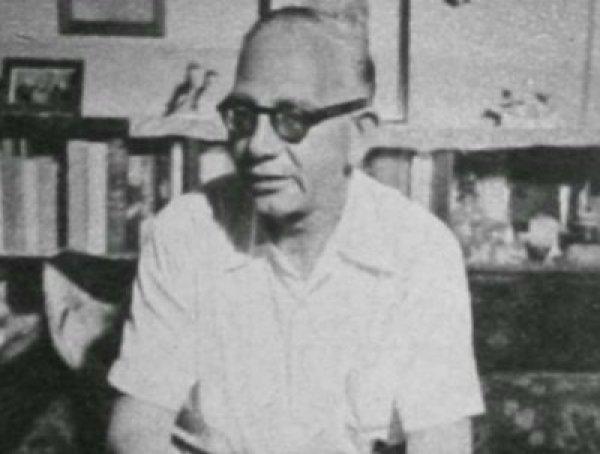 Ahmet Kutsi Tecer'i şiirleriyle anıyoruz