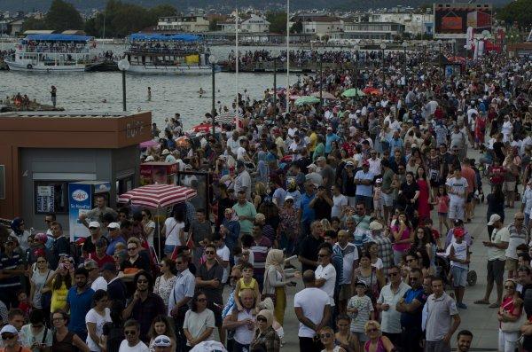 Türk Yıldızları'ndan nefes kesen gösteri
