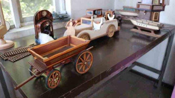 Ağaç parçalarından sanat