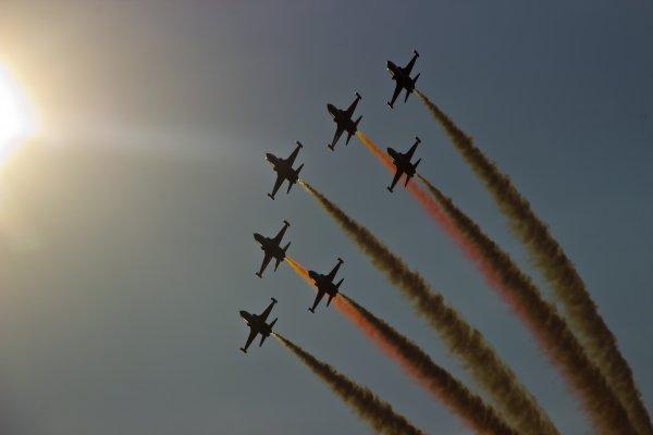 Türk Yıldızları'ndan nefes kesen gösteri