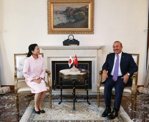 Japonya Prensesi Akiko Mikasa'dan ay-yıldızlı oje