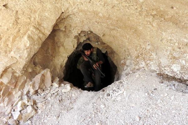 İdlib’de muhalifler, kara harekatına karşı eli tetikte bekliyor