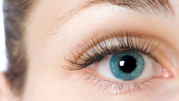 Göz seğirmesi nedir