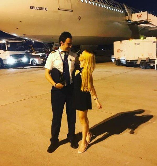 Ece Seçkin nişanlanıyor