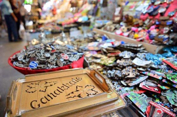 Aynalı Çarşı yıllara meydan okuyor