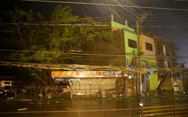 Süper tayfun 'Mangkhut' Filipinlere ulaştı