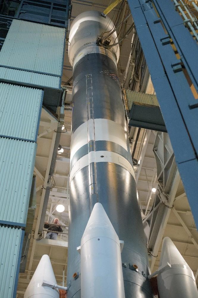 NASA, buzulların erimesini ölçecek uyduyu fırlattı