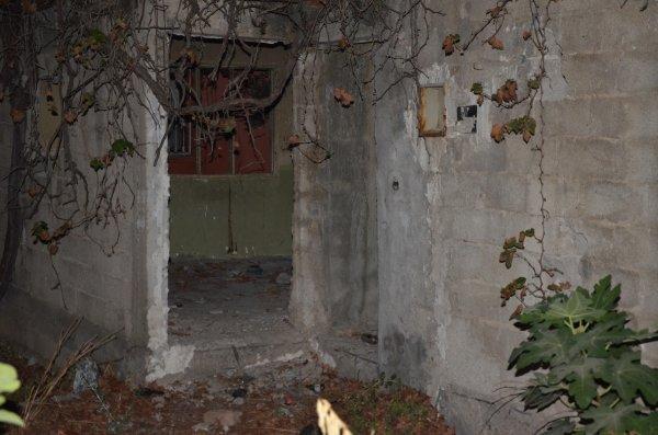Kötü koku gelen metruk binadan ceset çıktı