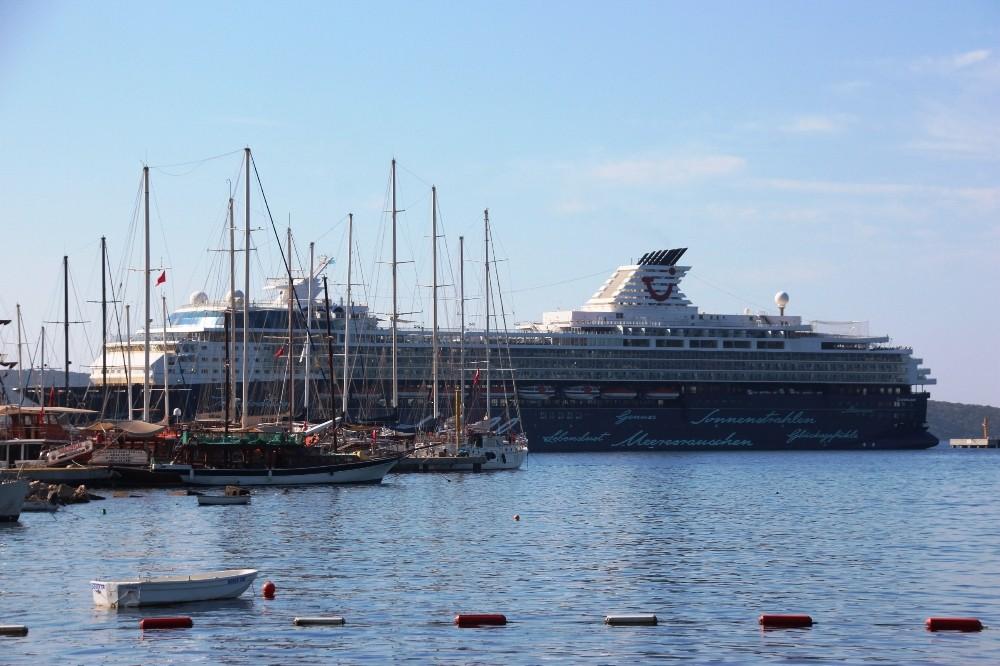 3 bin turist Bodrum'da