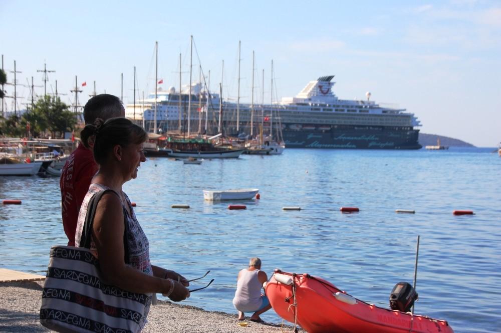 3 bin turist Bodrum'da