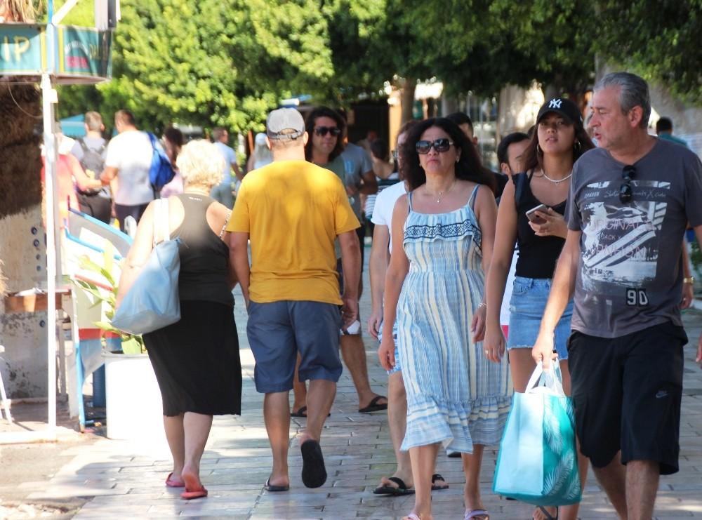 3 bin turist Bodrum'da
