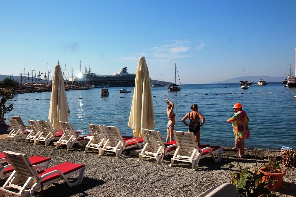 3 bin turist Bodrum'da