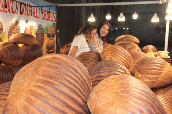 Kebap dumanı nedeniyle Mehmet Erdem konseri iptal edildi