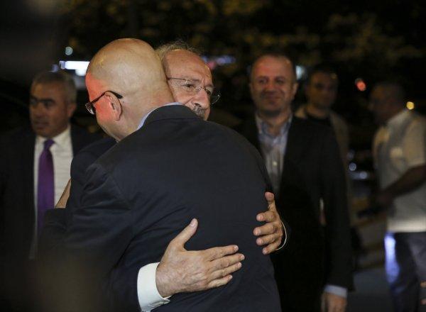 Kılıçdaroğlu Enis Berberoğlu'yla buluştu