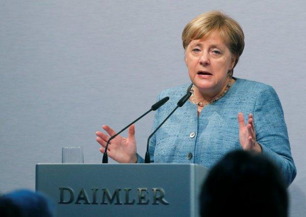 Merkel: İngiltere ile iş birliği mümkün olmalı