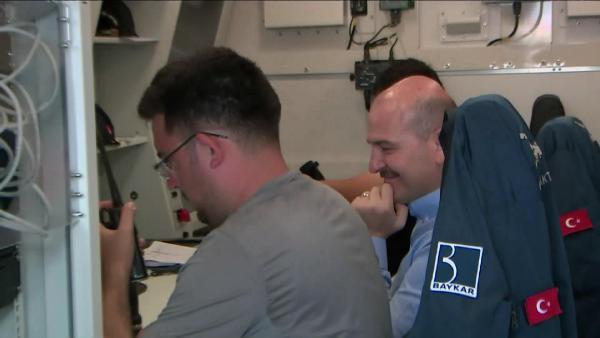 Bakan Soylu Bayraktar SİHA'yı yönetti