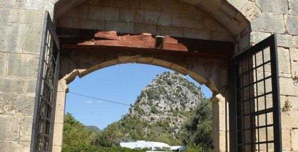 Tarihe meydan okuyan kervansaray: Alarahan